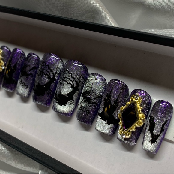 Cat Eye Witchy Gothic Nails - Picture 5 of 8